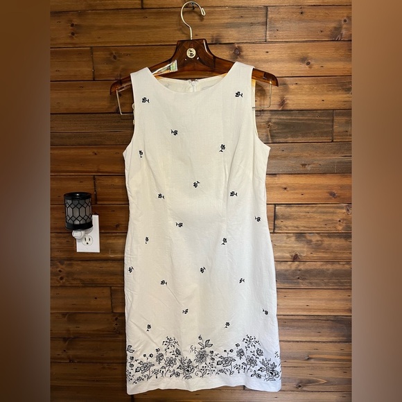 linen and Cotten embroidered dress size 8 petite - Picture 1 of 6